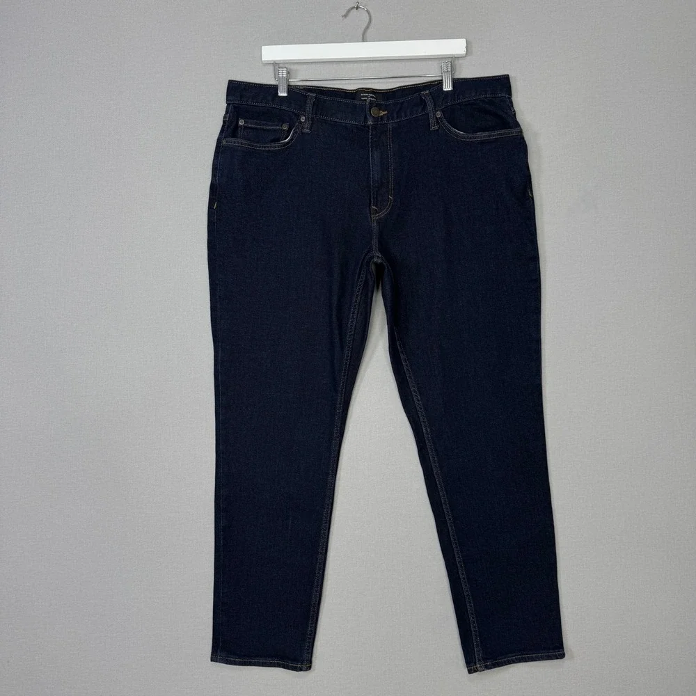 Banana Republic Athletic Travel Jeans Mens 38x32 Blue Indigo Wash Denim Basic